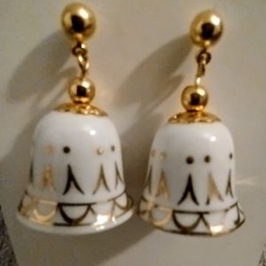 Vintage Collectable Avon Stud Earrings